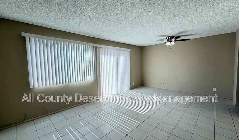 69180 Victoria Dr #8 — Photo 9