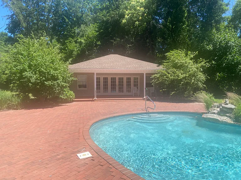 Pheasant Hill Ln — Photo 2