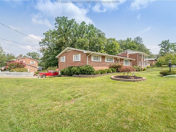 3rd image of 1402 Village Dr
