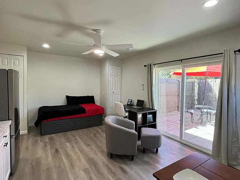 6419 Gary Ct — Photo 2