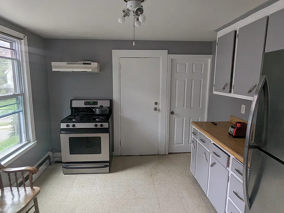 131 Kensington Ave #1