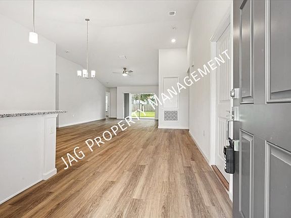 4th image of 233 Bird Of Paradise Dr