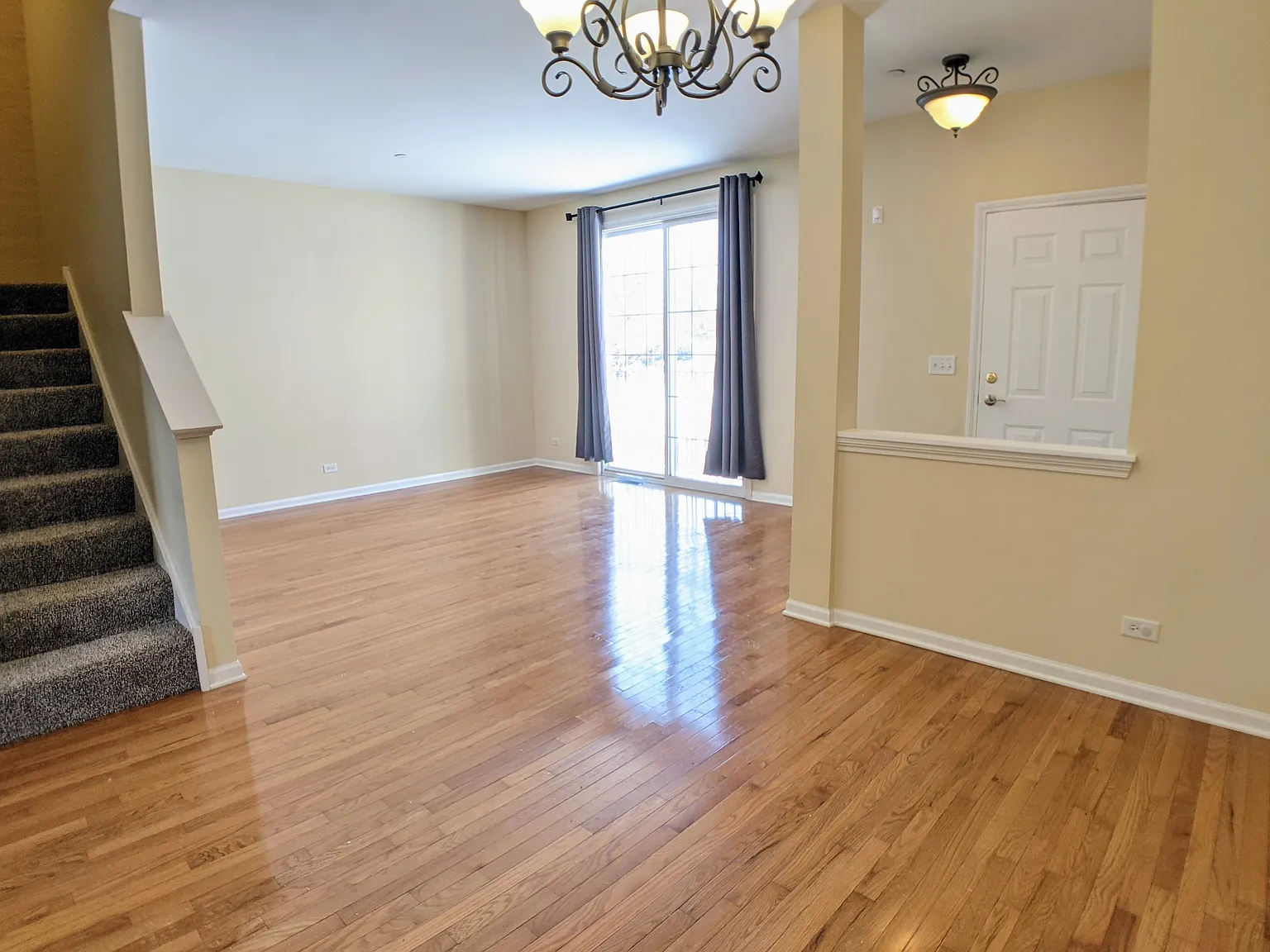 3 bed, 2.5 bath, 1609 sqft, $2,800 — Photo 3
