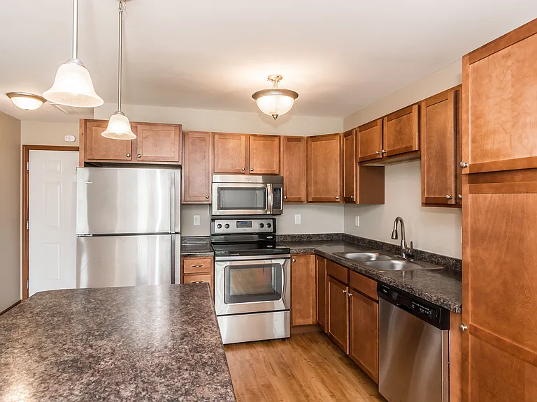 Sterling Pointe — Photo 9