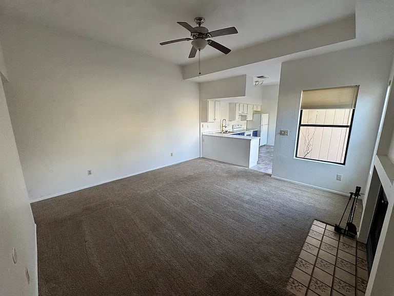 4252 W Pyracantha Dr — Photo 4