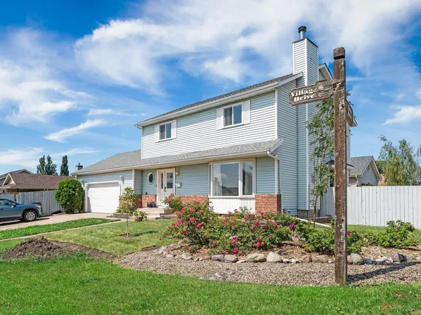354 Village Dr, Strathcona County, AB T8A 4N3
