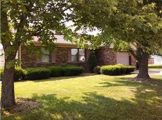 2833 Karen Ln, Newburgh, IN 47630