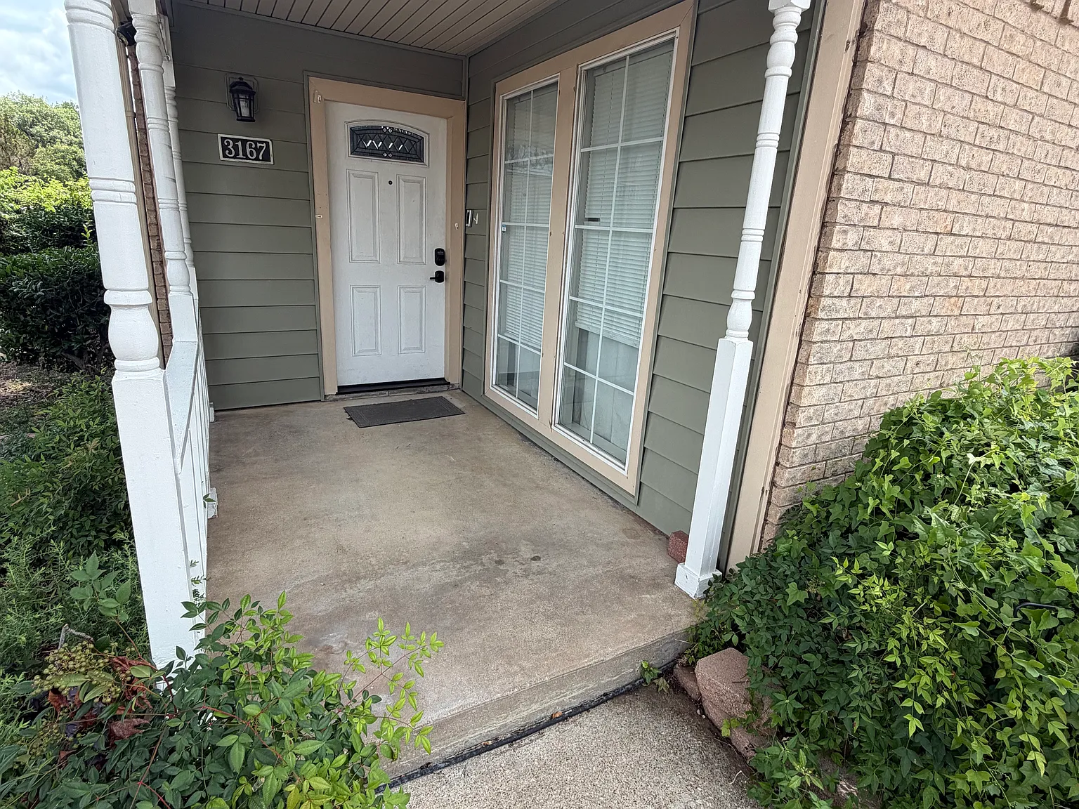 3167 Royal Ln — Photo 2