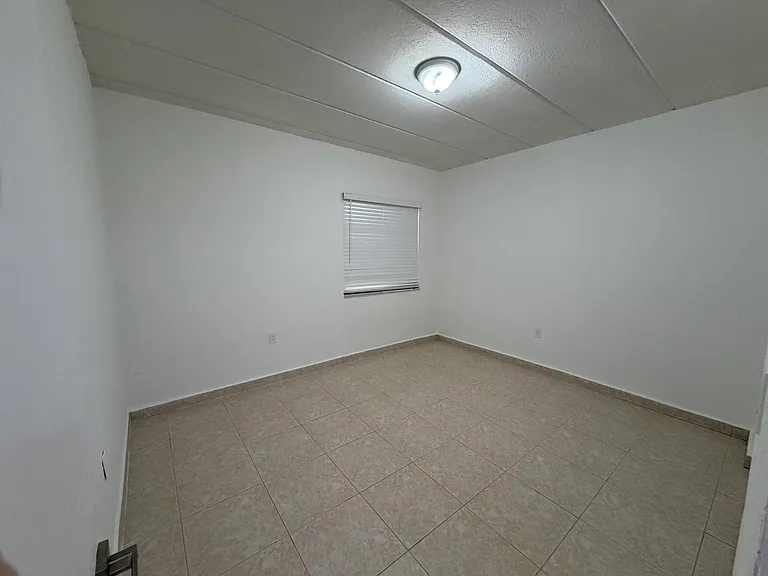 1120 NW 30th Pl — Photo 13