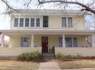 411 Grand Ave, Alma, KS 66401