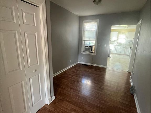 5th image of 663 Spring Garden St