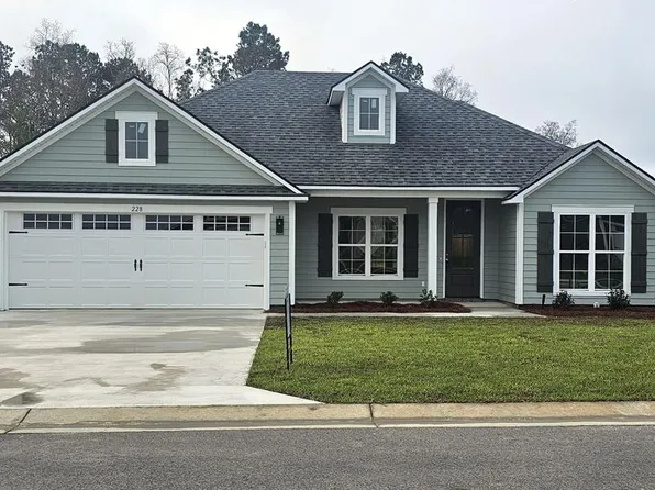 228 Barry Field Cir, Hahira, GA 31632