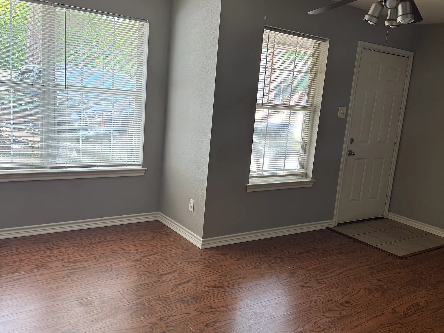2 bed, 900 sqft, $950 — Photo 3