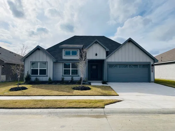 1641 Forest Park Dr, Alvarado, TX 76009