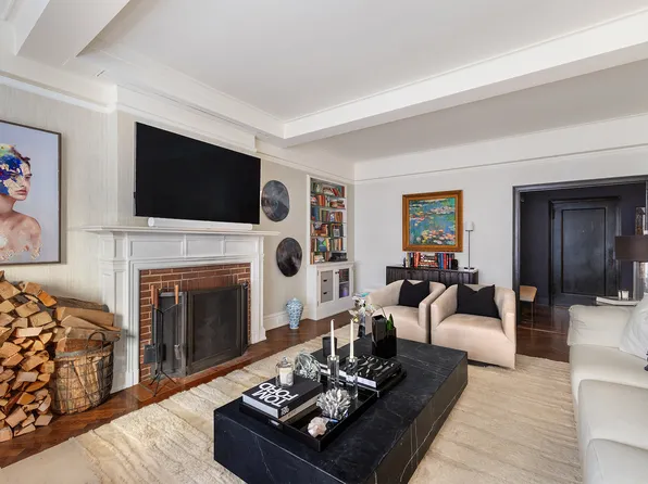 1070 Park Avenue 5D image 2 of 12
