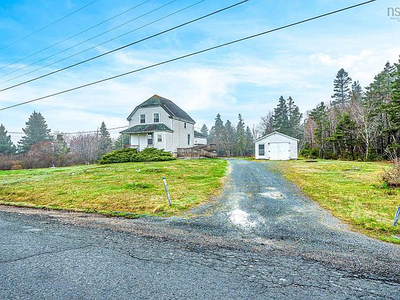 2nd image of 12 Lighthouse Rd
