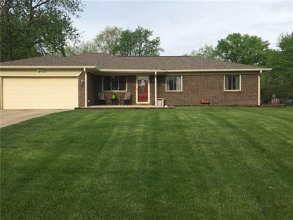 1st image of 444 Poplar Dr
