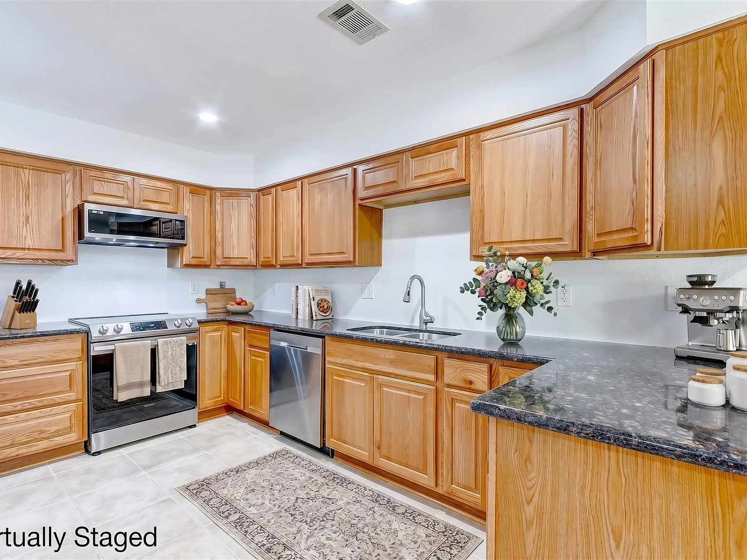 3 bed, 2.0 bath, 1837 sqft, $1,850 — Photo 3