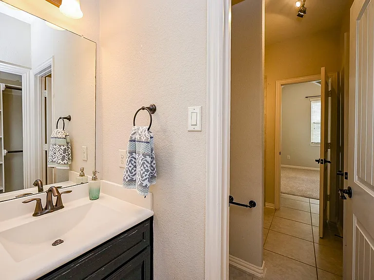 5315 Little Creek Ct — Photo 38