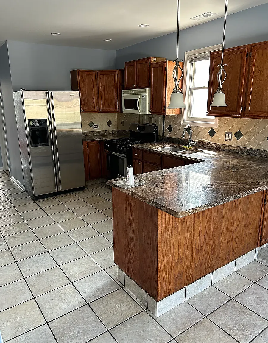 3 bed, 1.5 bath, 1100 sqft, $2,400 — Photo 1