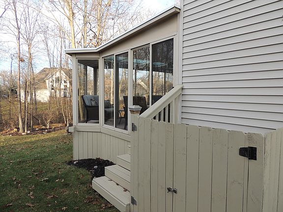 5th image of 621 Rainbow Dr