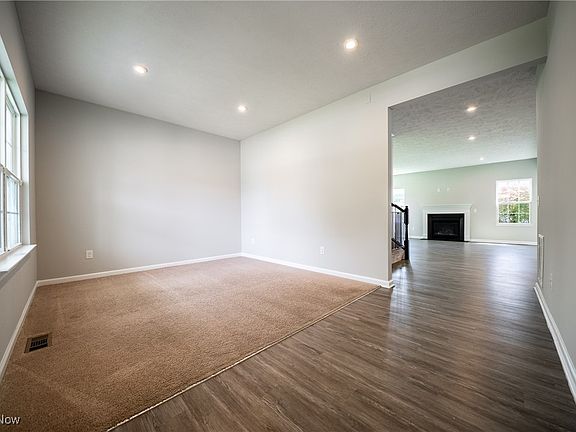 5th image of 8889 Merryvale Dr