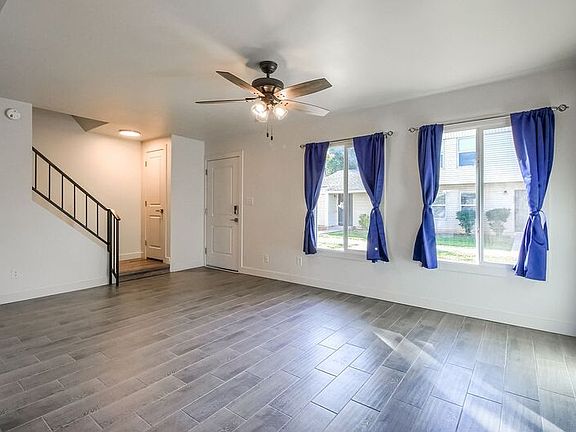 3rd image of 709 E Vaughn Dr