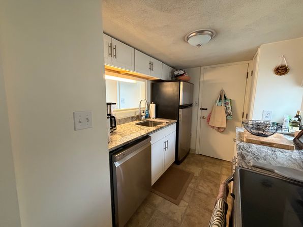 37 Sackville St #3