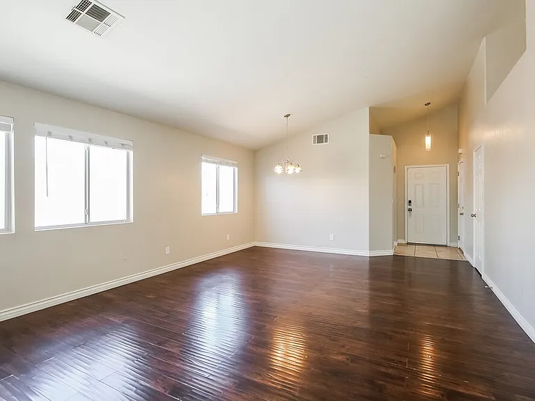 4565 Savin Cir — Photo 4