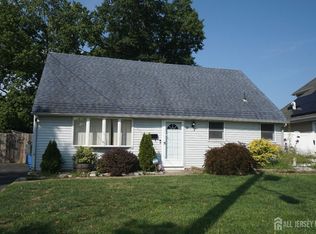 47 Wendy Rd, Colonia, NJ 07067