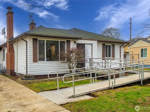 18 Oak Park Drive SW, Lakewood, WA 98499