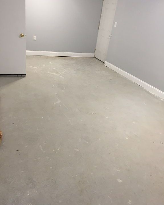 2nd image of 135-51' 223 St