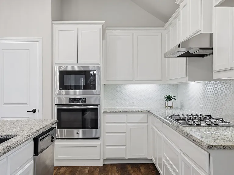 3523 Charleston Dr — Photo 16