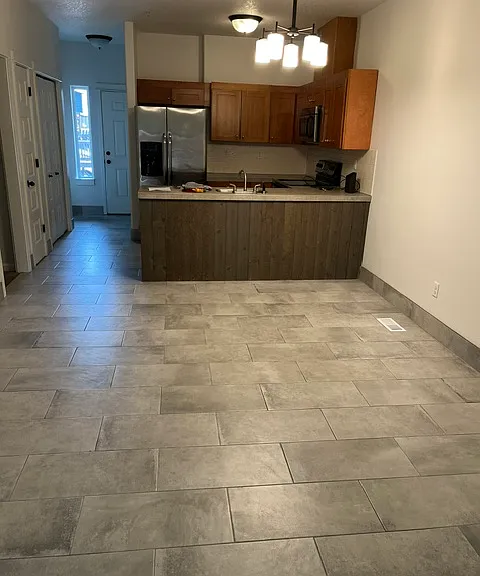 215 S Church St #13 — Photo 5