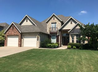 1005 NE Halifax Pl, Bentonville, AR 72712