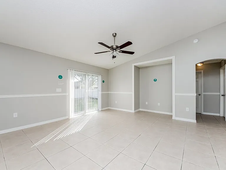 473 Martigues Dr — Photo 10