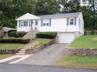 40 Lakeside Dr, Smithfield, RI 02917