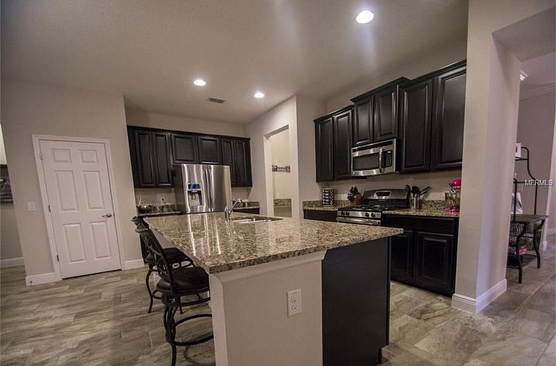 2nd image of 1077 Vinsetta Cir