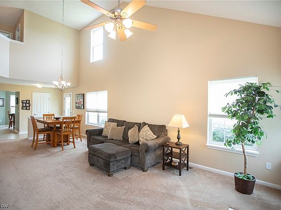 5th image of 728 Waterberry Ct
