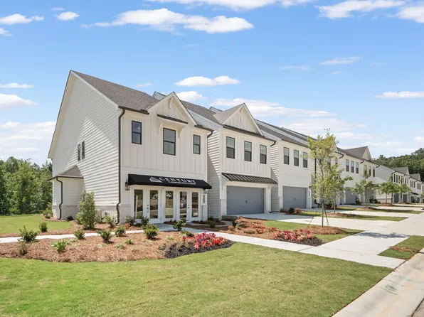 2865 Bullfrog Ln, Gainesville, GA 30507