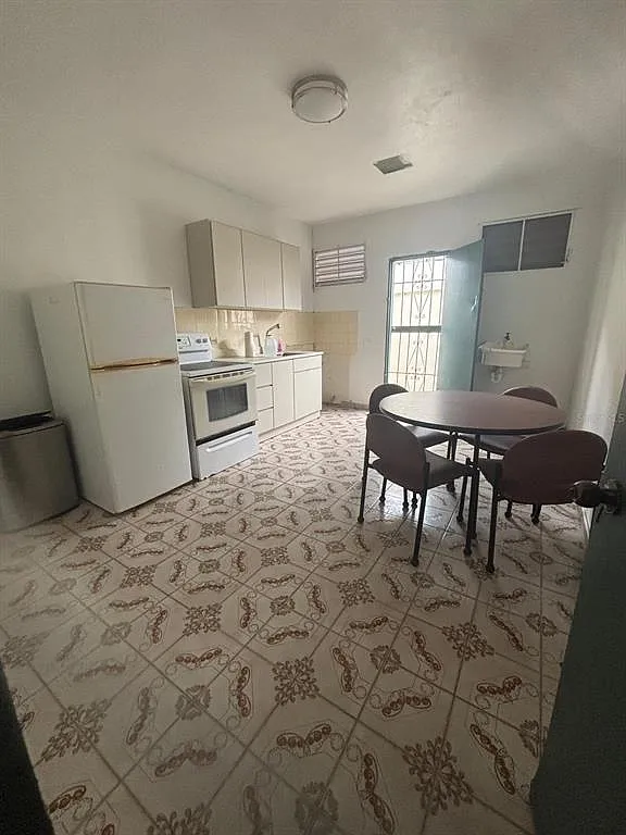 2 bed, 1.0 bath, 700 sqft, $750 — Photo 3