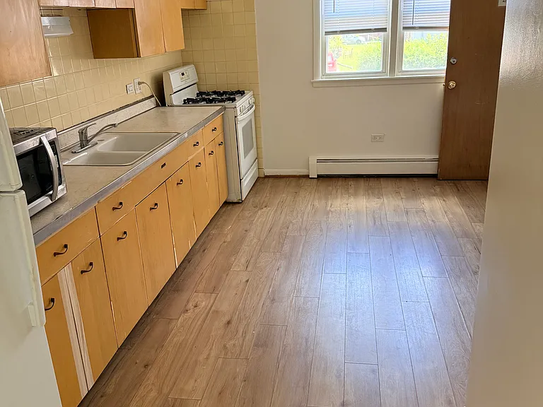 8903 Lamon Ave #2B — Photo 1