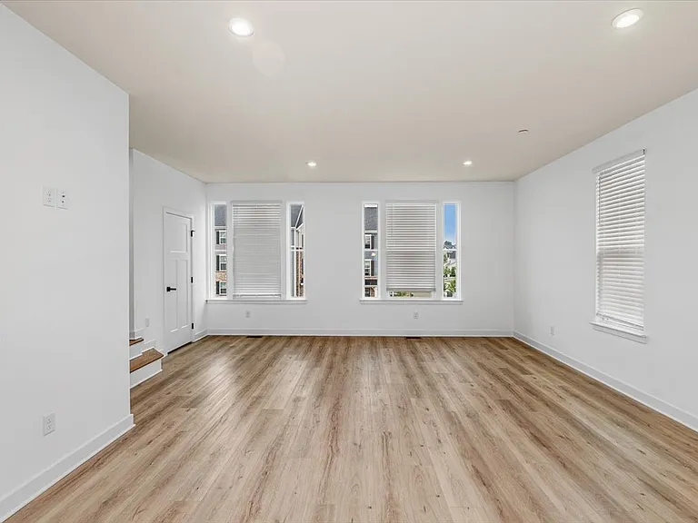 9001 Hickory Rd — Photo 10