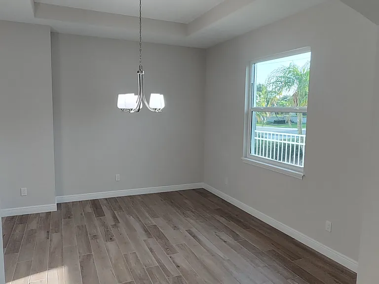 991 Waters Edge Dr — Photo 11