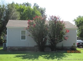 111 S 4th St, Morris, OK 74445