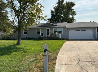 393 Grove Ter, Great Bend, KS 67530