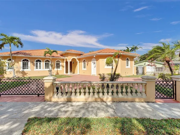 450 Esplanade Dr, Miami Springs, FL 33166