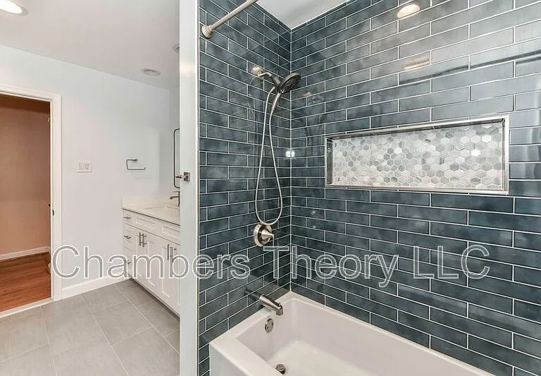 9205 Hamilton Dr — Photo 18