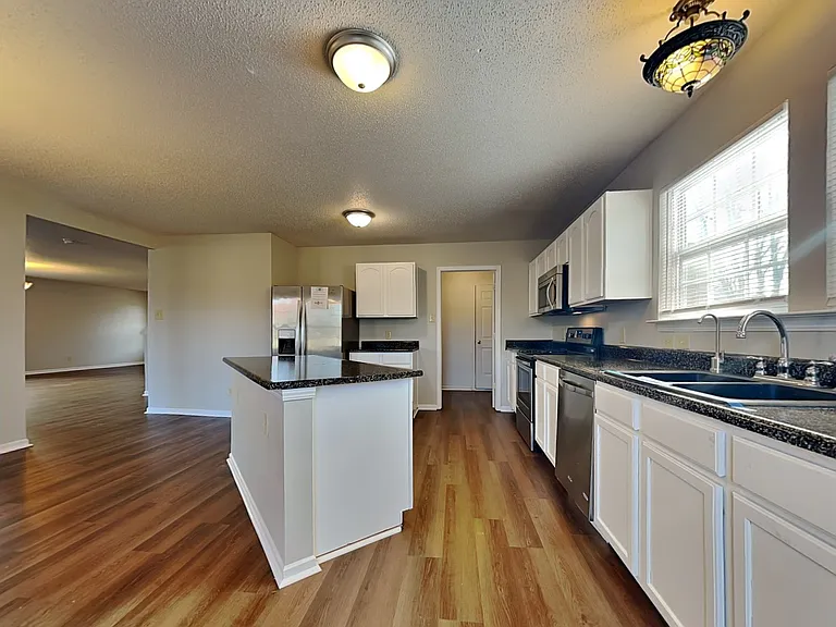 9818 Blue Ridge Way — Photo 3