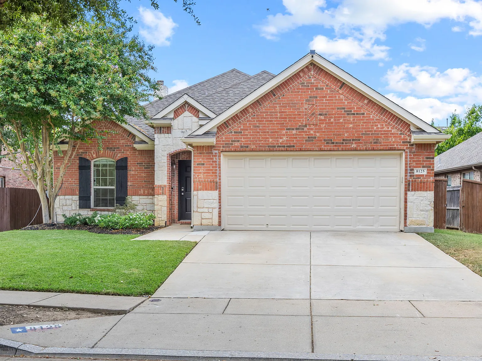 3 bed, 2500 sqft, $7,290 — Photo 1